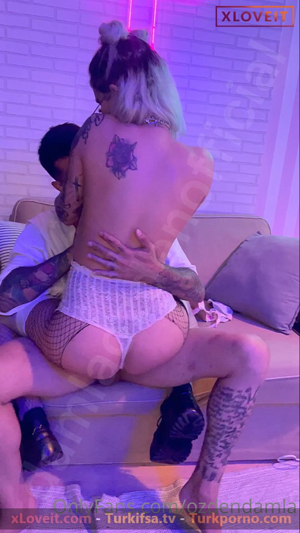 Kürt Porno HD Damla özden Dövmeli kaslı elemanla sikişti